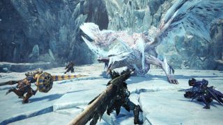 С выходом расширения Iceborne на ПК онлайн в Monster Hunter: World сильно вырос, но игроки не довольны портом